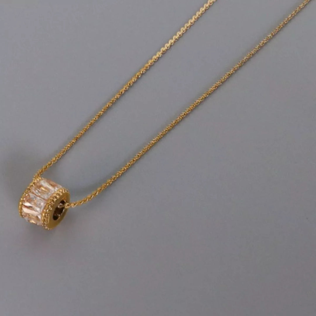 Célinea Minimalist Zircon Necklace – 18K Gold-Plated