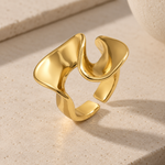 Load image into Gallery viewer, Chérie Geometric Ring - 18K Gold-Plated
