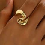 Load image into Gallery viewer, Chérie Geometric Ring - 18K Gold-Plated
