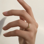 Load image into Gallery viewer, Gaya Minimalistischer Glatter Bandring – 18 Karat vergoldet
