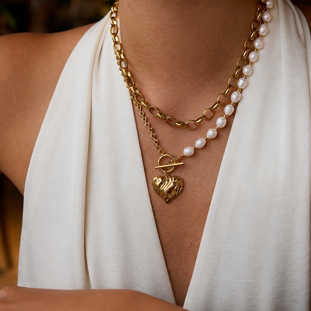 Mary Heart Pendant Necklace – 18K Gold-Plated