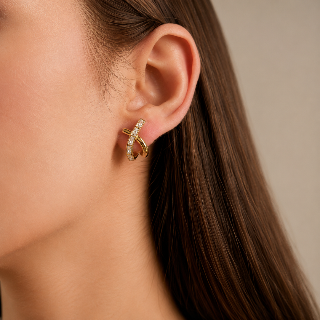 Lauren Criss-Cross Ohrringe Zirkonia – 18K vergoldet, wasserdicht