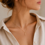 Load image into Gallery viewer, Genesis minimalistisches Kreuz-Halskette – 18 Karat vergoldet
