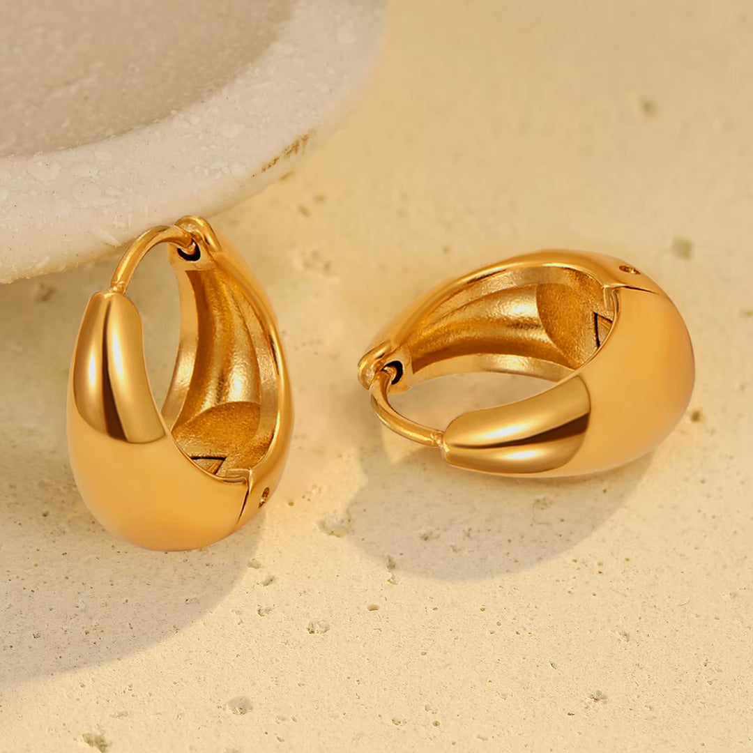 Chloe Classic Gold Hoop Earrings – 18K Gold-Plated