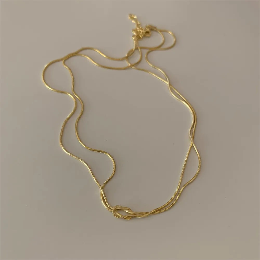 Elara Knot Necklace – 18K Gold-Plated