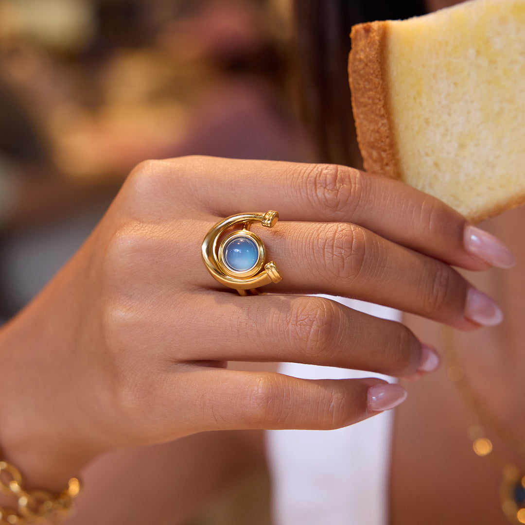 Equestrian Horseshoe Open Ring – 18K Gold-Plated Waterproof