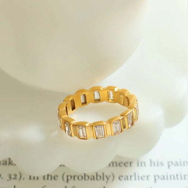 Fabritz Zircon Inlaid Ring – 18K Gold-Plated
