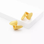Load image into Gallery viewer, Glim Irregular Twisted Ring – 18K Gold-Plated
