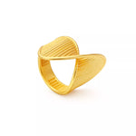 Load image into Gallery viewer, Glim Irregular Twisted Ring – 18K Gold-Plated
