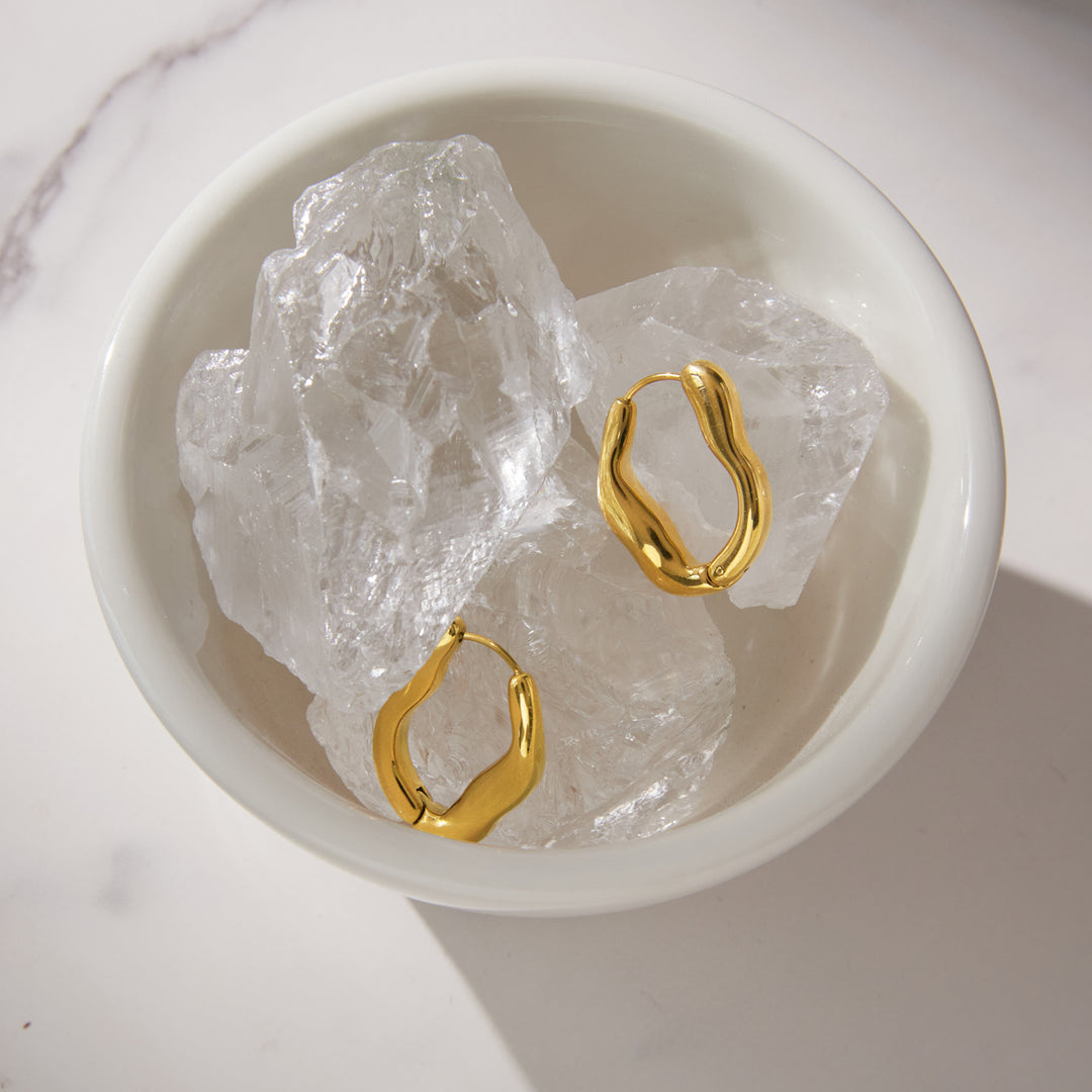 Elaia Minimalistische Wellen-Hoop-Ohrringe – 18 Karat vergoldet