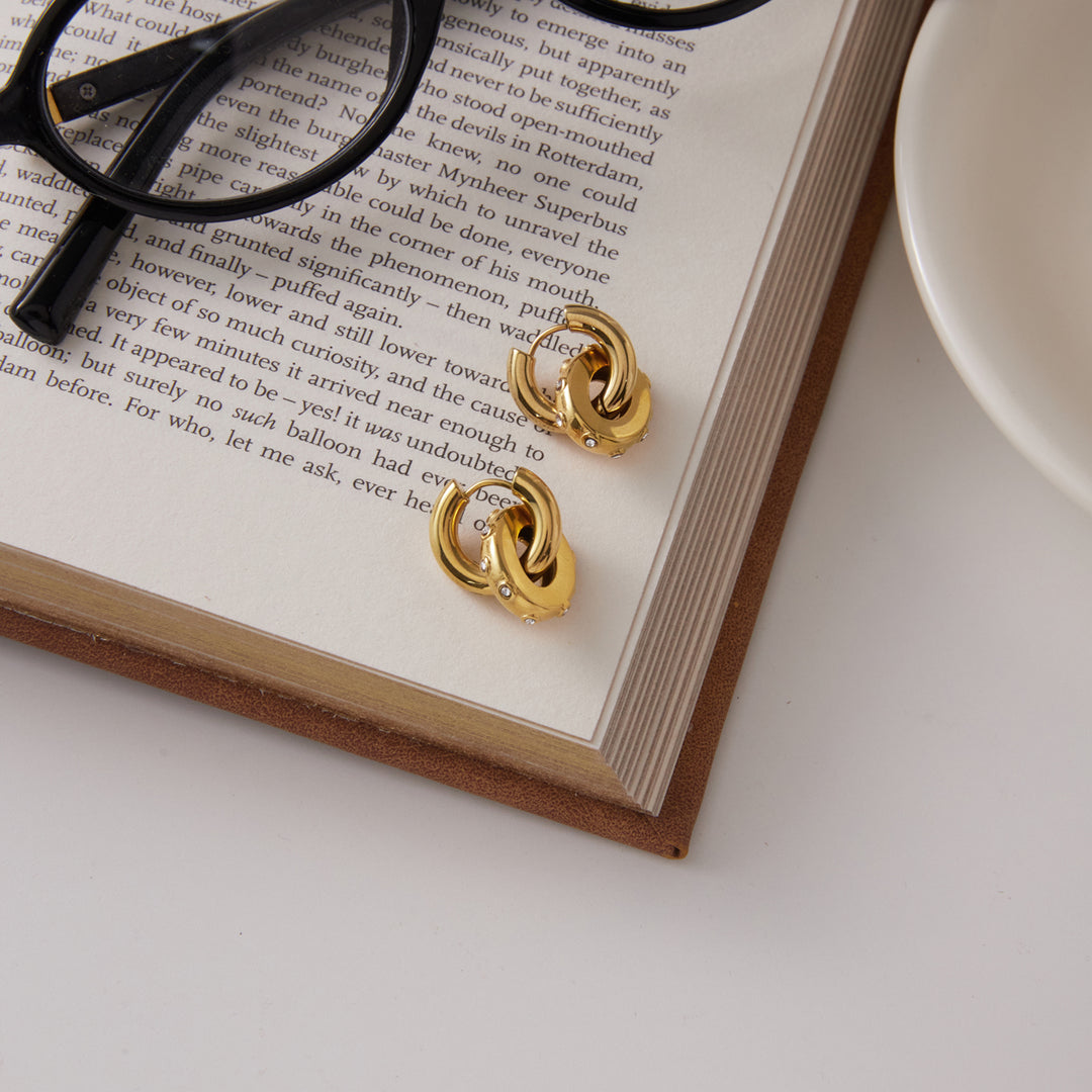 Anne Double Link Huggie Earrings with Zirconia – 18K Gold-Plated