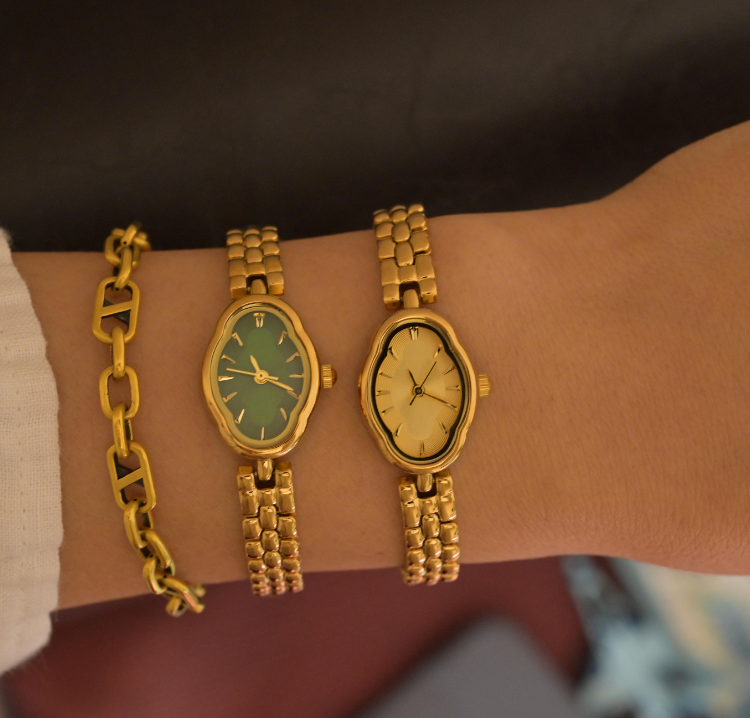 Velour Oval Women’s Watch – Vintage Quartz