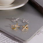 Load image into Gallery viewer, Lauren Criss-Cross Ohrringe Zirkonia – 18K vergoldet, wasserdicht
