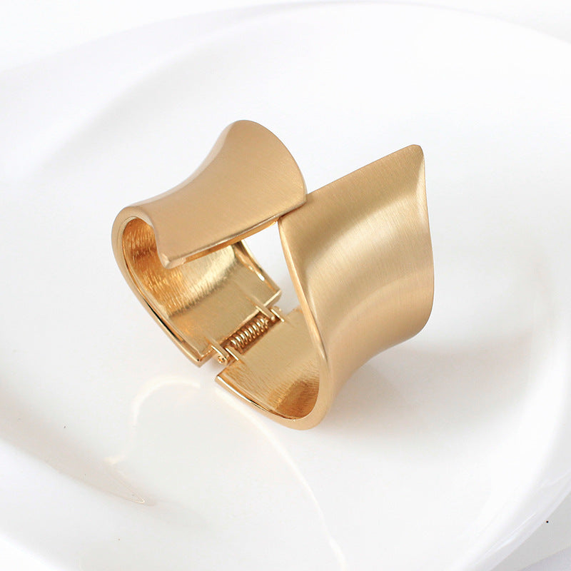 Asys Asymmetrical Bangle Bracelet - Gold-Plated