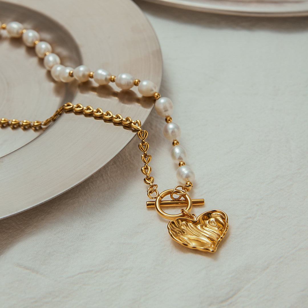 Mary Heart Pendant Necklace – 18K Gold-Plated