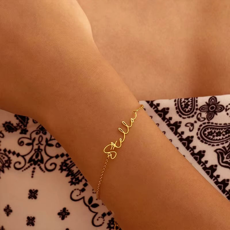 Le Vôtre Personalized Name Charm Bracelet - 18K Gold-Plated