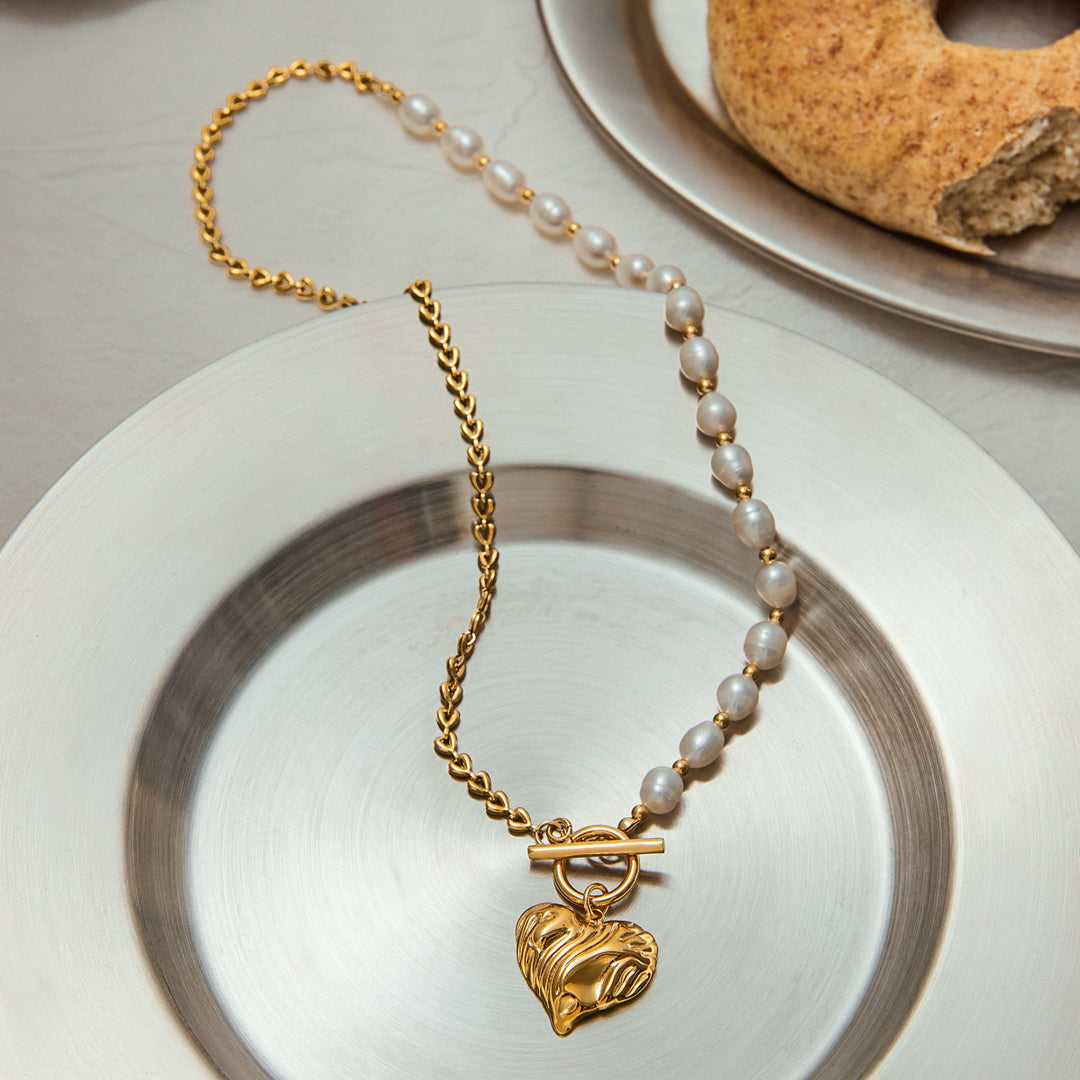 Mary Heart Pendant Necklace – 18K Gold-Plated
