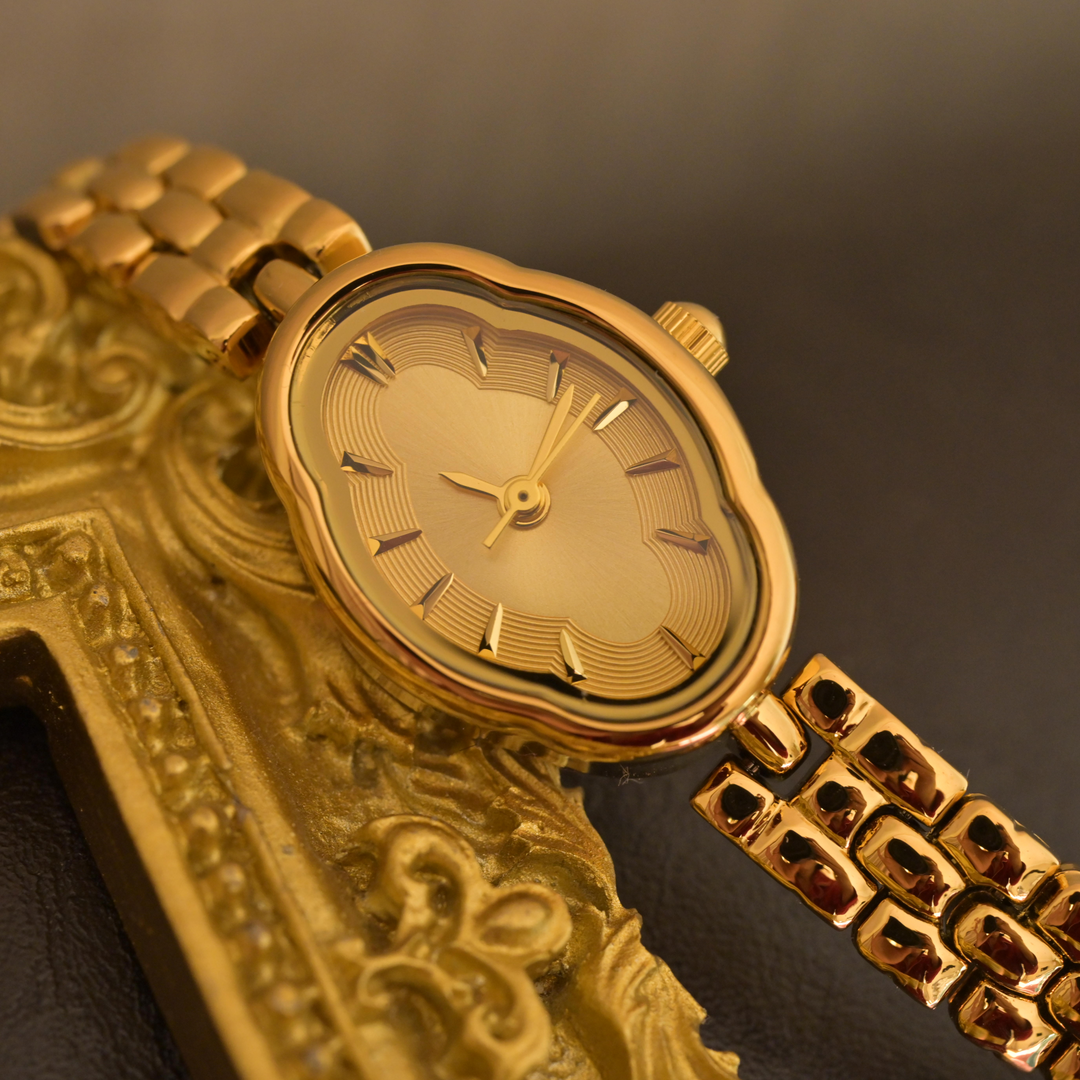 Velour Oval Women’s Watch – Vintage Quartz