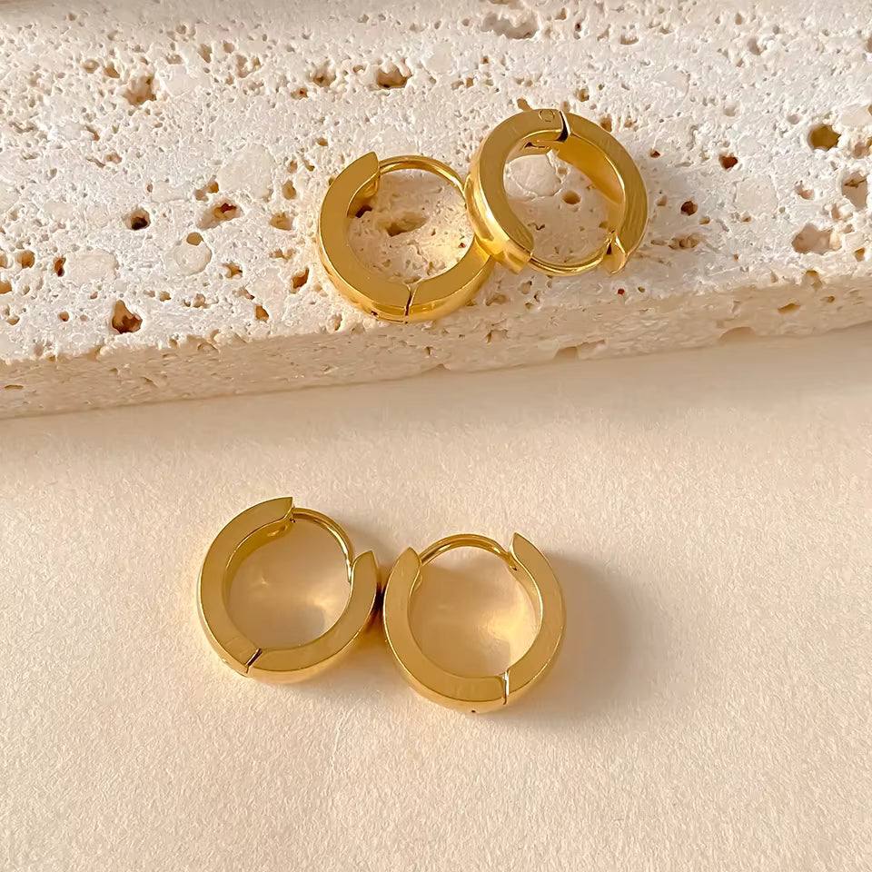 Valentine Minimalist Gold Hoop Earrings – 18K Gold-Plated