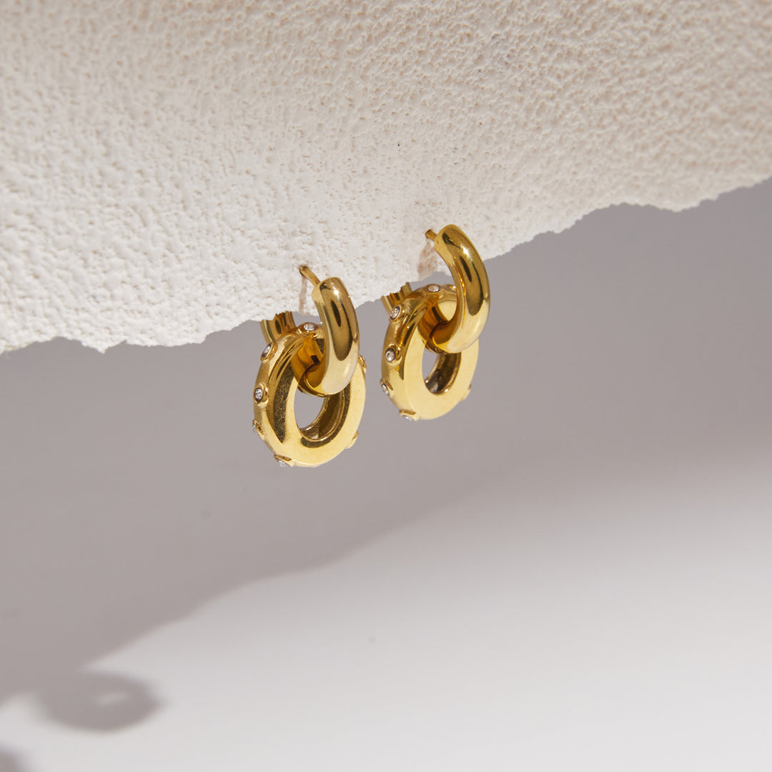 Anne Double Link Huggie Earrings with Zirconia – 18K Gold-Plated