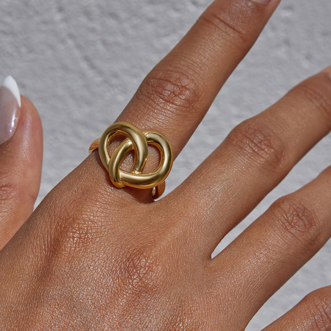 Isabell Knot Ring – 18K Gold-Plated