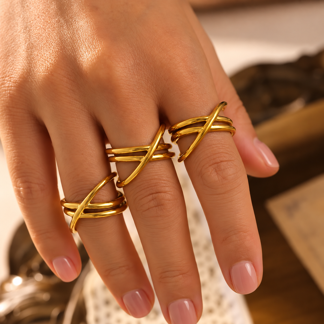 Lou Crisscross Ring - 18K Gold-Plated