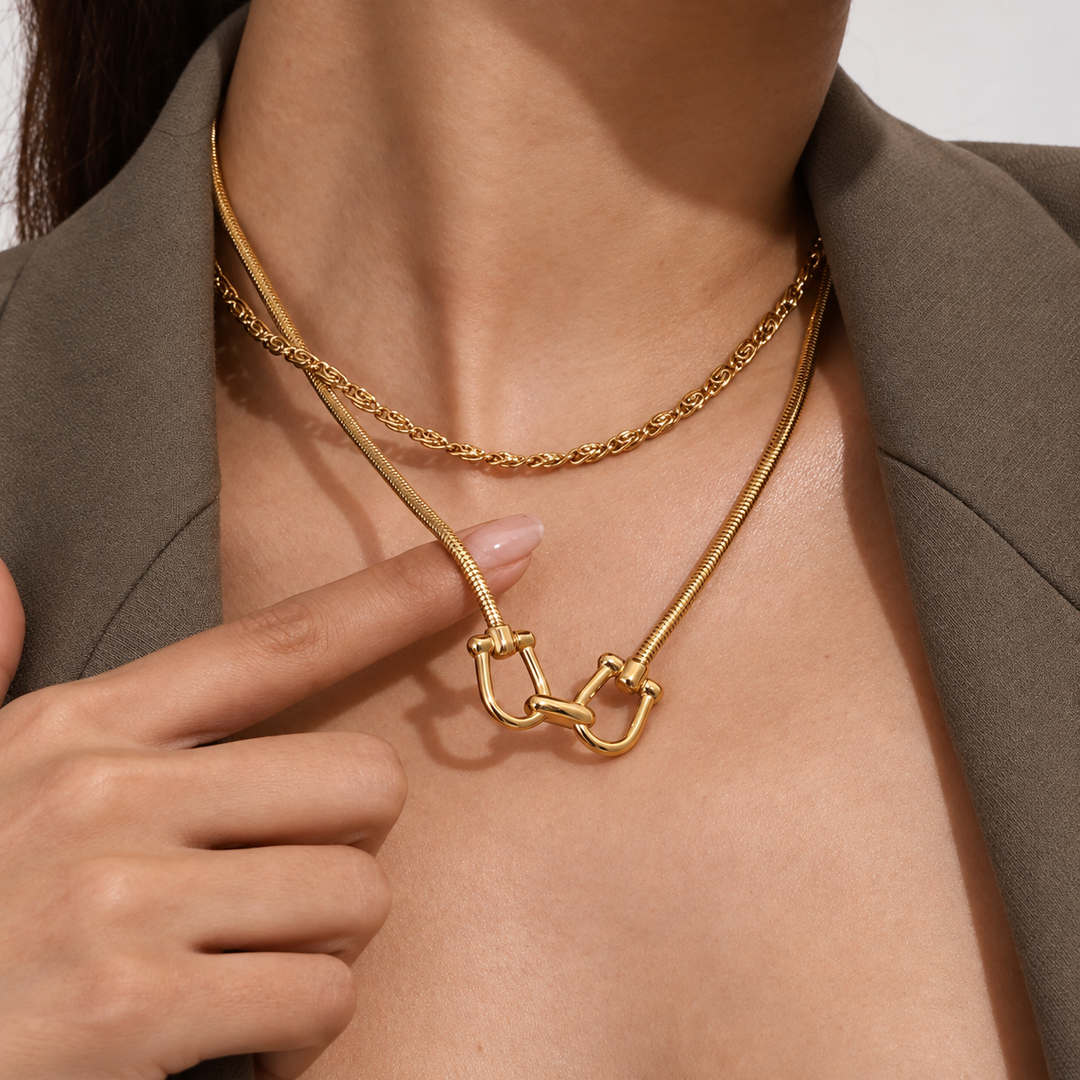 Monara Horseshoe Necklace – 18K Gold-Plated