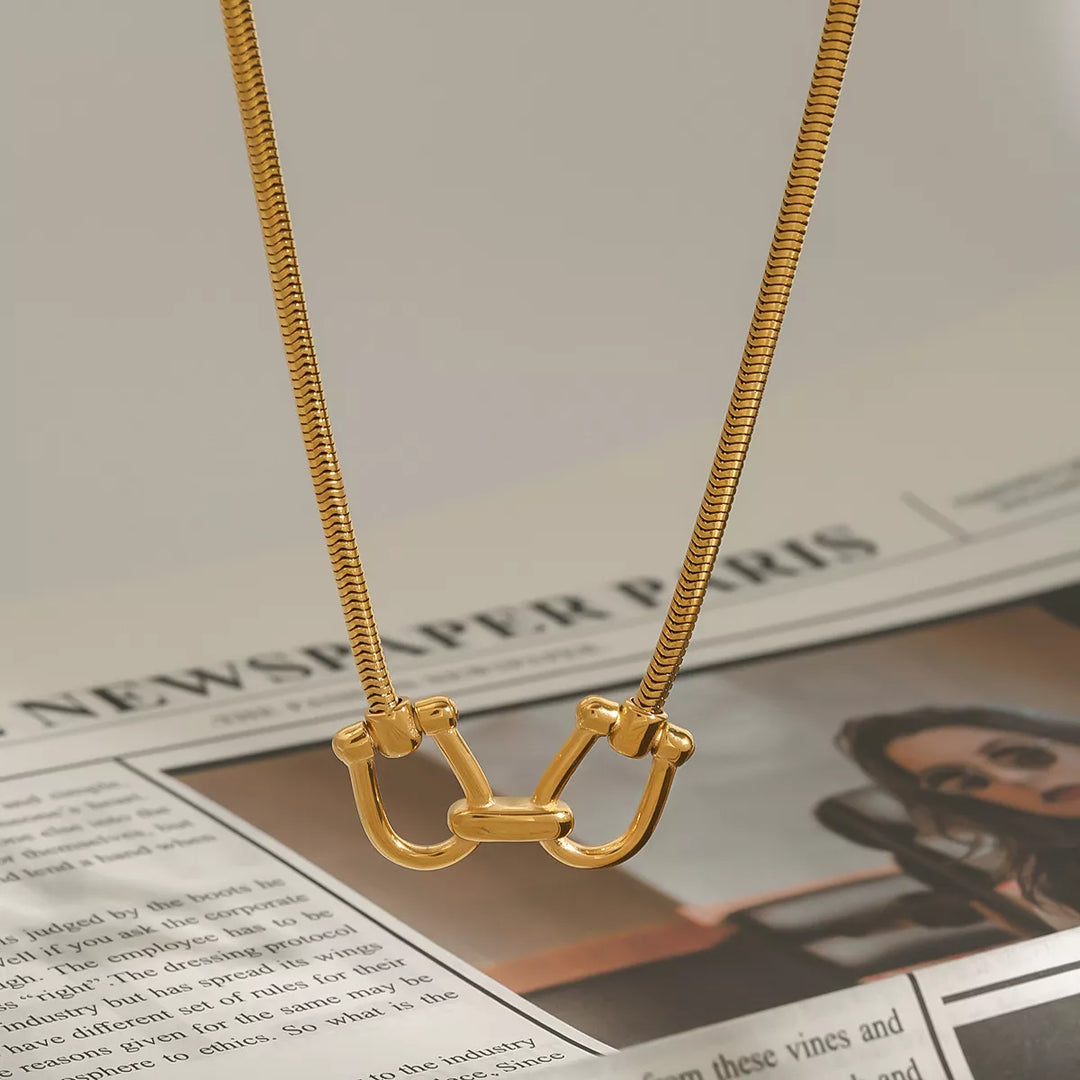 Monara Horseshoe Necklace – 18K Gold-Plated