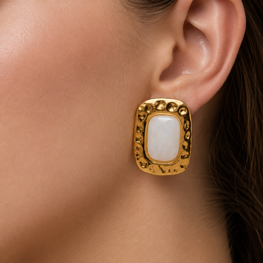Naya Hammered Resin Statement Earrings – 18K Gold-Plated