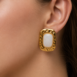 Load image into Gallery viewer, Naya Hammered Resin Statement Earrings – 18K Gold-Plated
