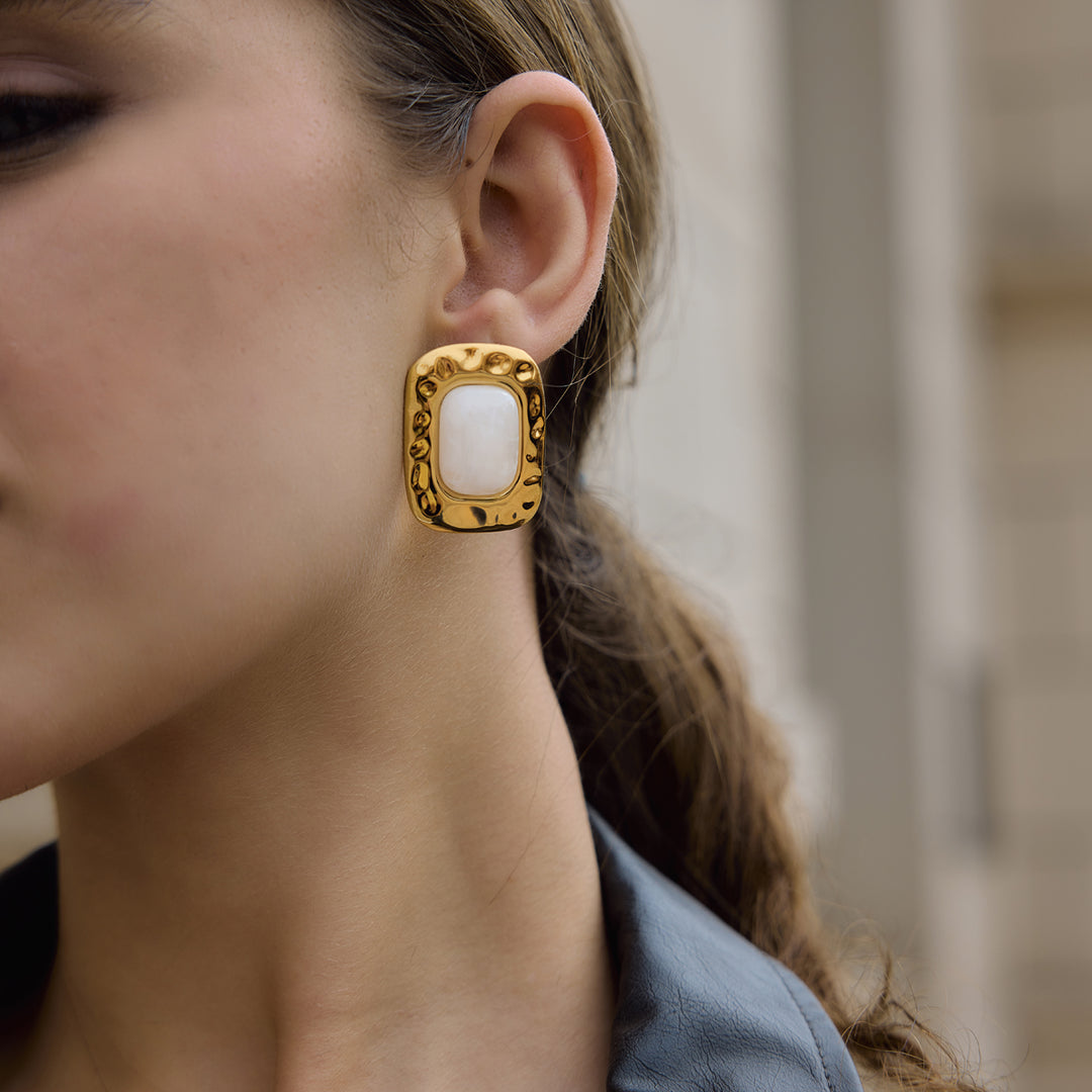 Naya Hammered Resin Statement Earrings – 18K Gold-Plated