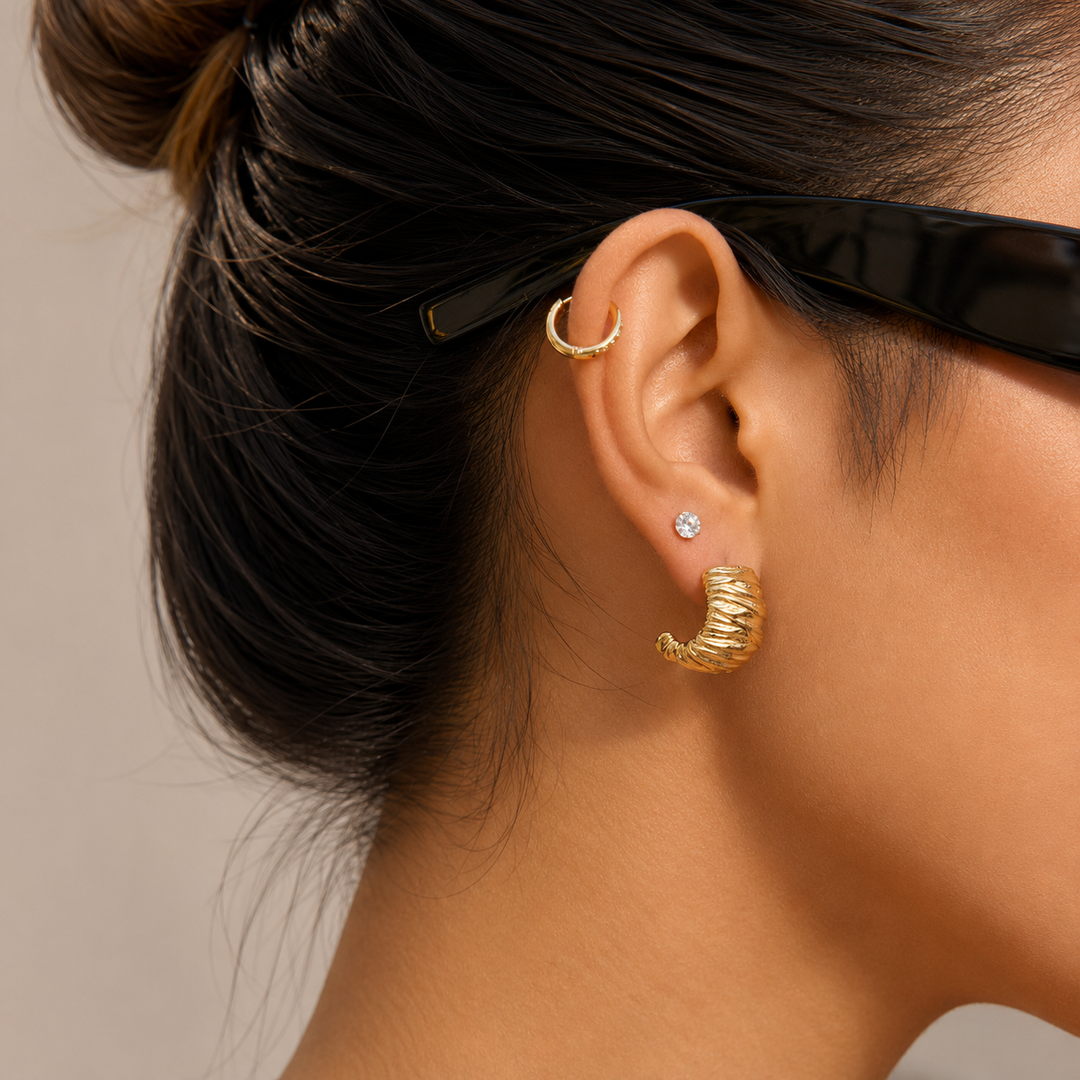Rae Hollow Hoop Earrings – 14K Gold-Plated