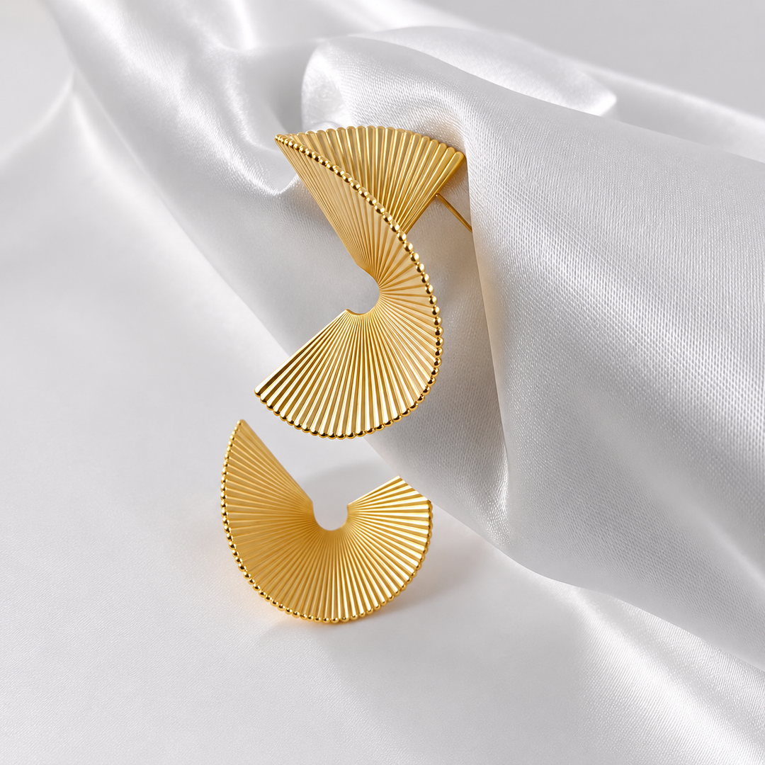 Rapha Fan-Shaped Earrings - 18K Gold-Plated