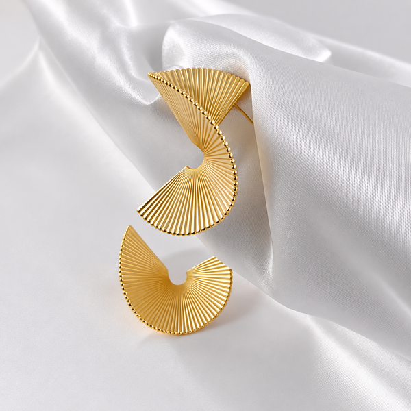 Rapha Fan-Shaped Earrings - 18K Gold-Plated
