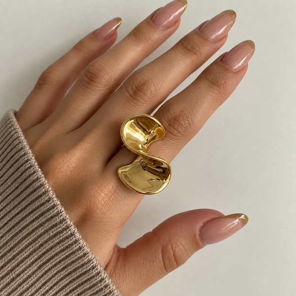 Soir Geometric Sculptural Ring – 18K Gold-Plated