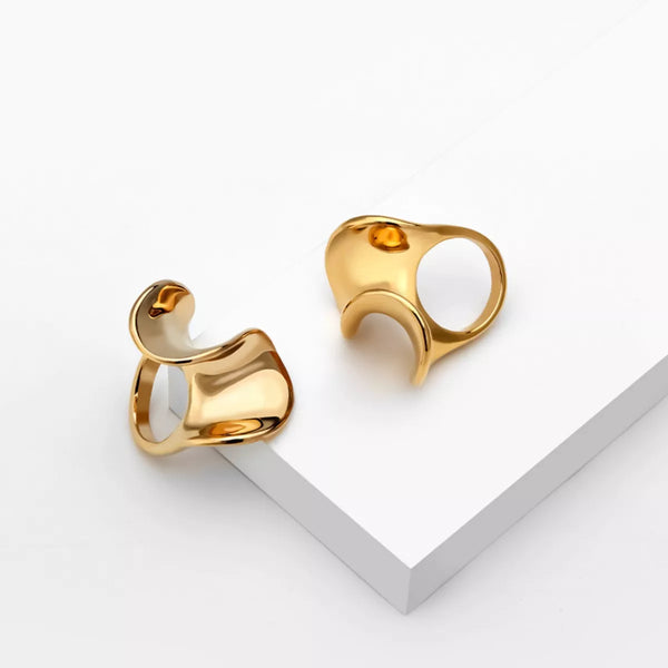 Soir Geometric Sculptural Ring – 18K Gold-Plated