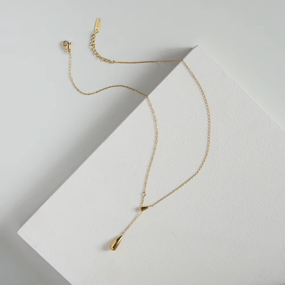 Solenne Double Teardrop Necklace – 18K Gold-Plated