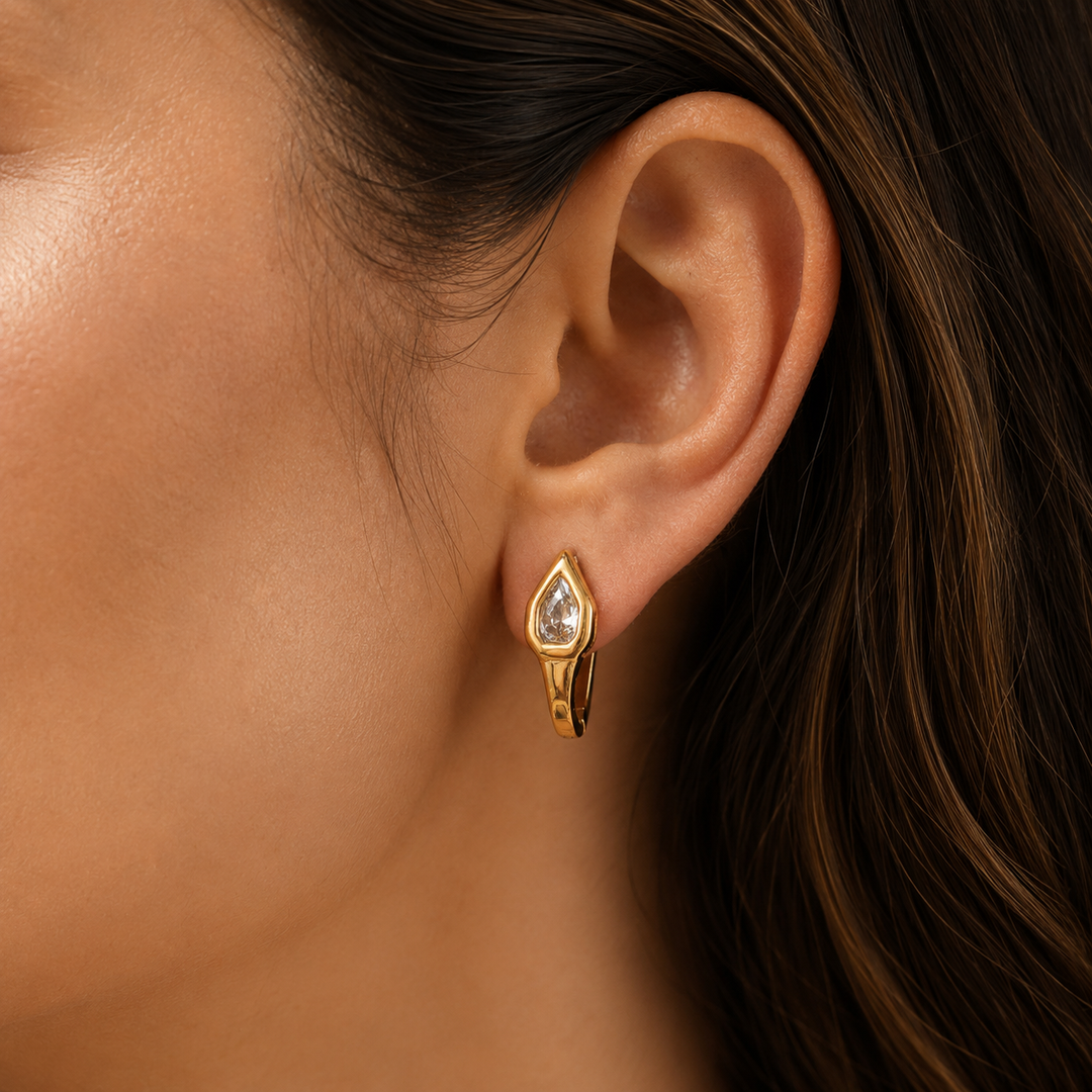 Sutton Snake Huggie Earrings Zirconia – 18K Gold-Plated