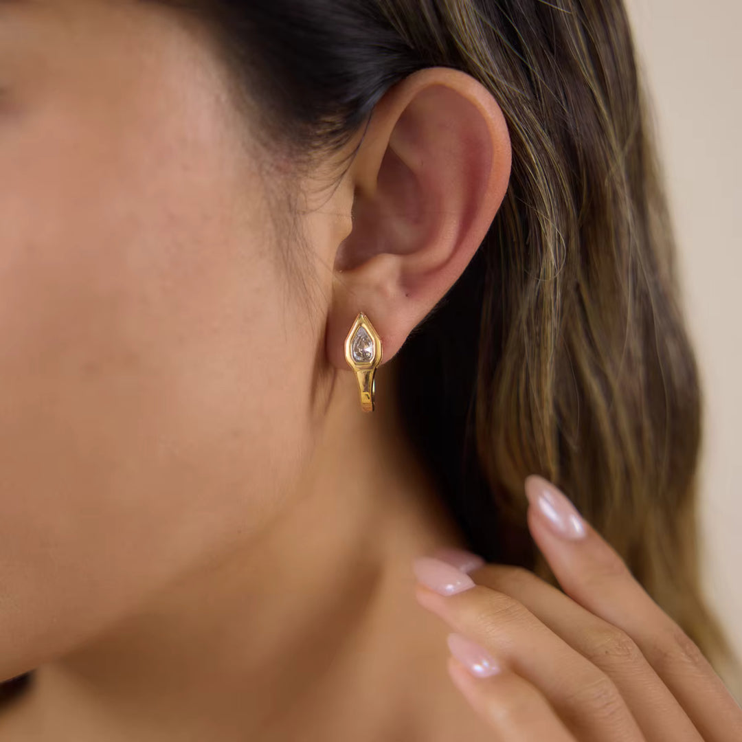 Sutton Snake Huggie Earrings Zirconia – 18K Gold-Plated
