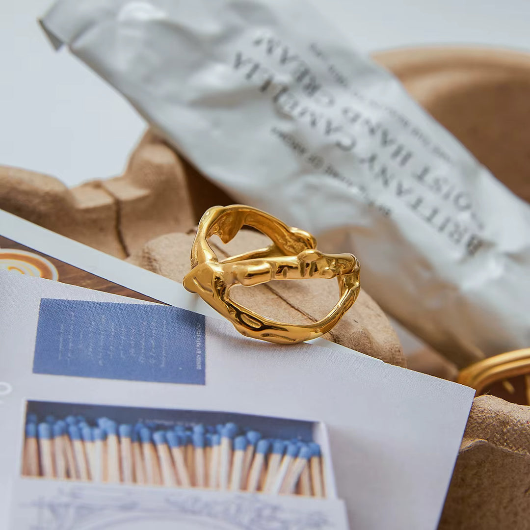 Yara Crossover Ring – 18K Gold-Plated